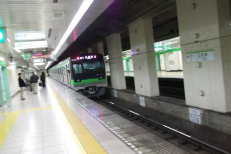 住吉駅は、東京都江東区にある、都営地下鉄・東京メトロの駅。