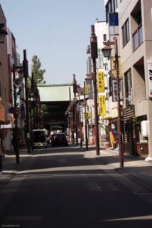 高幡不動駅は、東京都日野市高幡にある、京王電鉄・多摩都市モノレールの駅。