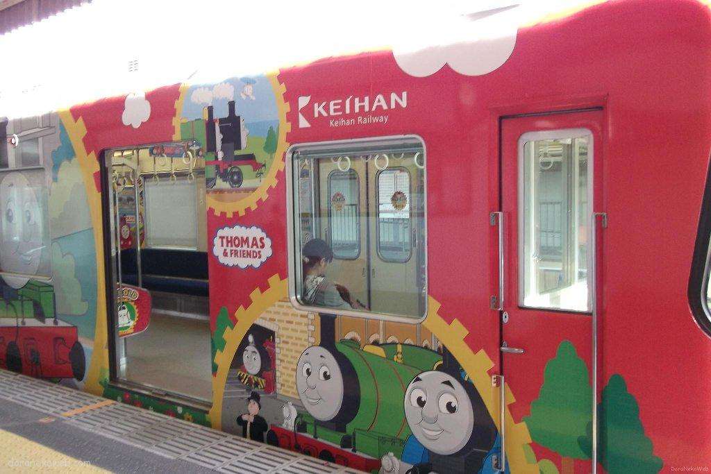 トーマス電車＆トーマス私市駅(京阪電気鉄道)