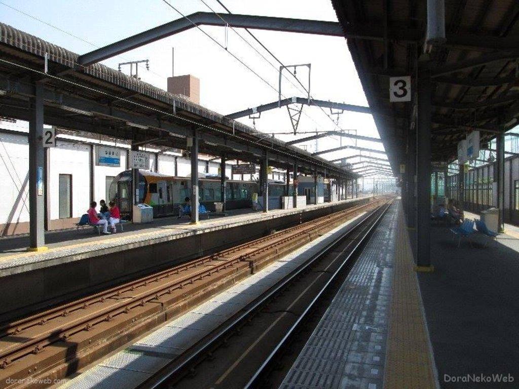 宇多津駅は、香川県綾歌郡宇多津町浜五番丁にある、JR四国の駅。