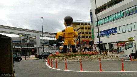 南茨木駅は、大阪府茨木市にある、阪急電鉄（阪急）と大阪モノレールの駅。