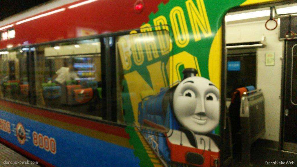 8000系トーマス@淀屋橋駅