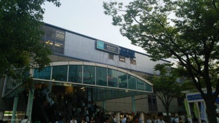 西葛西駅は、東京都江戸川区西葛西六丁目にある、東京メトロ東西線の駅。