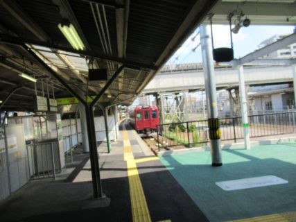 養老線は、三重県の桑名駅から岐阜県の揖斐駅を結ぶ養老鉄道の路線。