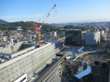 熊本駅前を、27Fから見下ろす朝っぱらです。