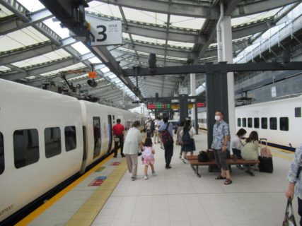長崎駅は、長崎市尾上町にあるJR九州・JR貨物の駅。