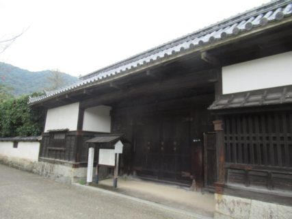 香川家長屋門は、山口県の有形文化財に指定されている。