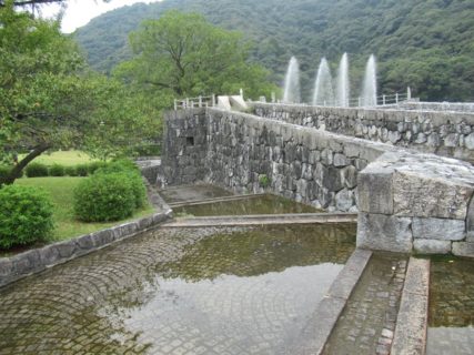 吉香公園は、山口県岩国市横山地区にある都市公園。