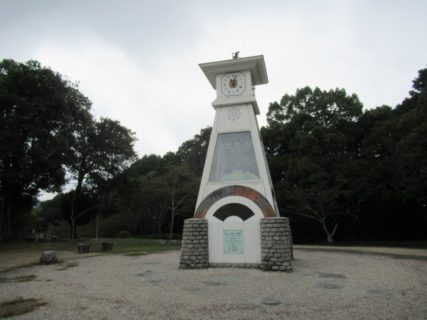岩国城ロープウェイ山頂駅前の広場に城山からくり時計がある。