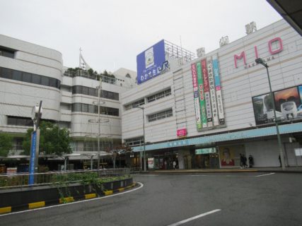 和歌山駅は、和歌山市美園町五丁目にある、JR西日本・和歌山電鐵の駅。