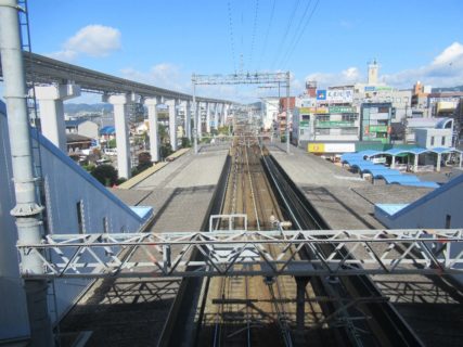 蛍池駅は、大阪府豊中市にある、阪急電鉄および大阪モノレールの駅。