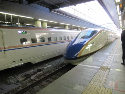 長野駅から北陸新幹線で富山方面に向かいます。