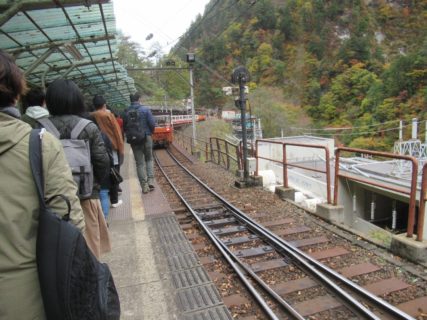 欅平駅は、富山県黒部市にある黒部峡谷鉄道本線の駅で、同線の終着駅。