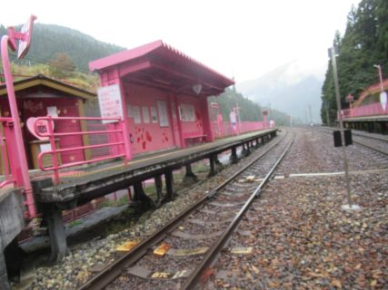 恋山形駅は、鳥取県八頭郡智頭町大内にある、智頭急行の駅。