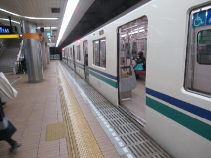 三宮・花時計前駅は、神戸市中央区にある神戸市営地下鉄海岸線の駅。