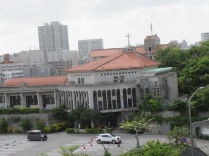 おもろまち駅は、那覇市おもろまち四丁目にある、沖縄都市モノレールの駅。