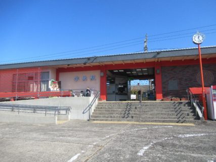 宇佐駅は、大分県宇佐市大字岩崎にある、JR九州日豊本線の駅。