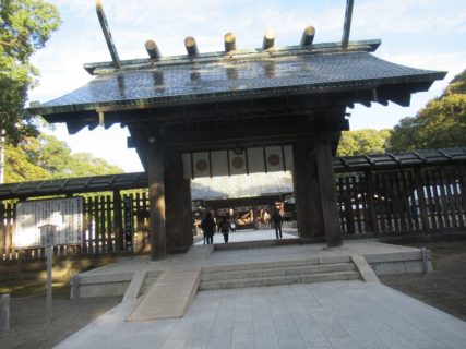 宮崎神宮は、宮崎県宮崎市神宮にある神社である。