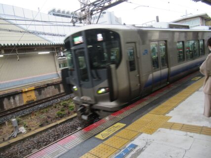 鳳駅は、大阪府堺市西区鳳東町一丁にある、JR西日本阪和線の駅。