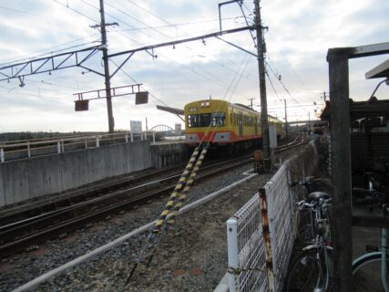 保々駅は、三重県四日市市小牧町にある、三岐鉄道三岐線の駅。
