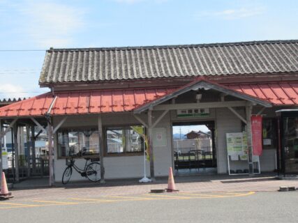 揖斐駅は、岐阜県揖斐郡揖斐川町脛永にある養老鉄道養老線の駅。