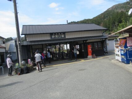 妙見口駅は、大阪府豊能郡豊能町吉川にある能勢電鉄妙見線の駅。