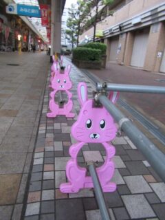 春日野道商店街のピンクウサギ串w