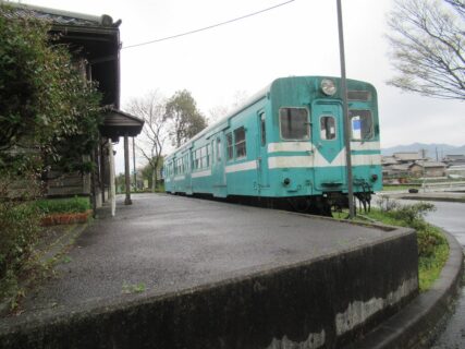 鍛冶屋駅は、兵庫県にあったJR西日本鍛冶屋線の駅 (廃駅) 。