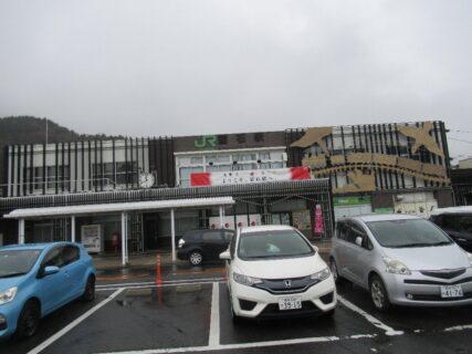釜石駅は、岩手県釜石市鈴子町にある、JR東日本・三陸鉄道の駅。
