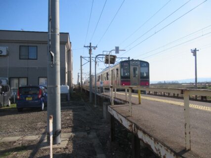 撫牛子駅は、青森県弘前市大字撫牛子にある、JR東日本奥羽本線の駅。