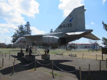 芦野公園に超音速高等練習機T2がございました。