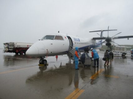 福島空港まで、ボンバルディアDHC8-Q400でのフライト。