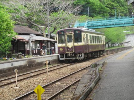 神戸駅は、群馬県みどり市東町神戸にある、わたらせ渓谷鐵道の駅。