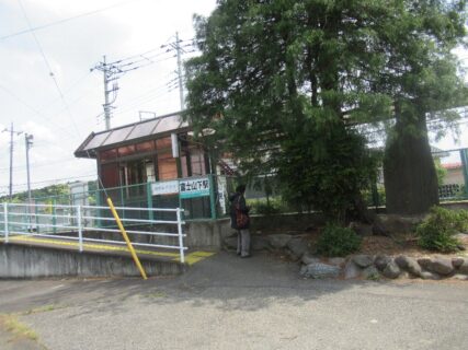 富士山下駅は、群馬県桐生市相生町にある上毛電気鉄道上毛線の駅。