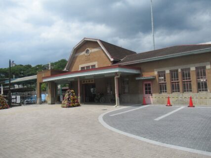 西桐生駅は、群馬県桐生市宮前町二丁目にある、上毛電気鉄道の駅。