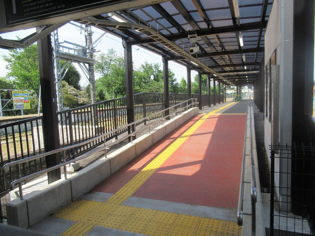 JealousGuy@DoraNekoWeb西小泉駅は、群馬県邑楽郡大泉町西小泉にある、東武鉄道小泉線の駅。