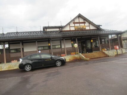 塩沢駅は、新潟県南魚沼市塩沢にある、JR東日本上越線の駅。