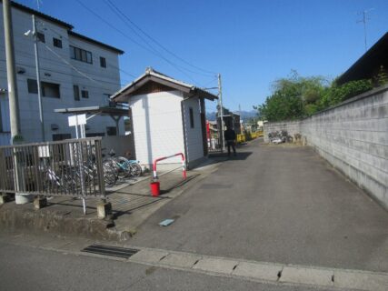 神農原駅は、群馬県富岡市神農原にある、上信電鉄上信線の駅。
