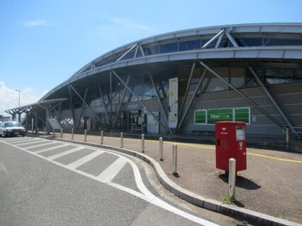 赤湯駅は、山形県南陽市にある、JR東日本・山形鉄道の駅。