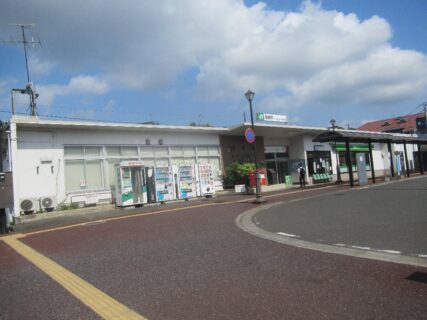 塩釜駅は、宮城県塩竈市東玉川町にある、JR東日本東北本線の駅。