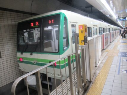 仙台市地下鉄南北線の仙台駅でございます。