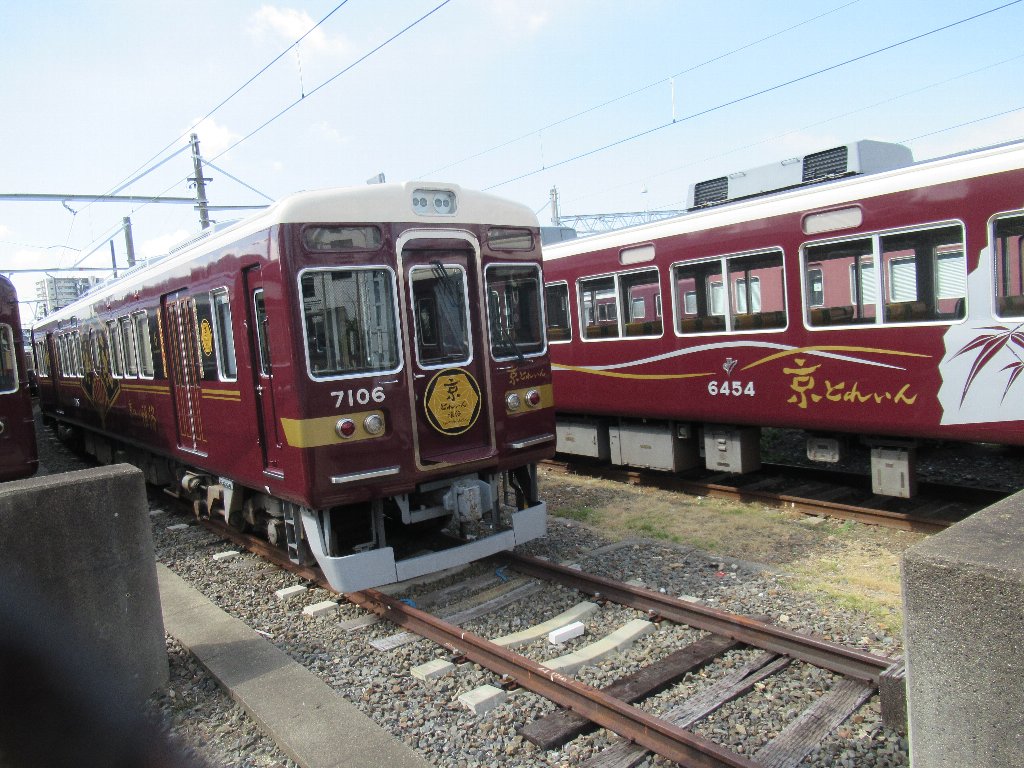 阪急電鉄正雀車庫で待機中の車両たち。