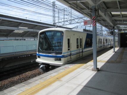 岸里玉出駅は、大阪市西成区玉出東一丁目にある、南海電気鉄道の駅。