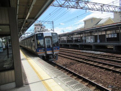 住吉東駅は、大阪市住吉区住吉一丁目にある、南海電気鉄道高野線の駅。