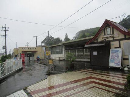 金谷駅は、静岡県島田市金谷新町にある、JR東海・大井川鐵道の駅。