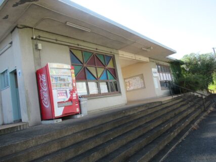 南風崎駅は、長崎県佐世保市南風崎町にある、JR九州大村線の駅。