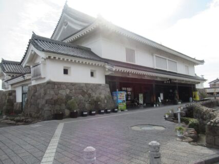 島原駅は、長崎県島原市片町にある、島原鉄道島原鉄道線の駅。