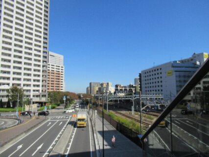 川崎駅は、川崎市川崎区駅前本町にある、JR東日本の駅。