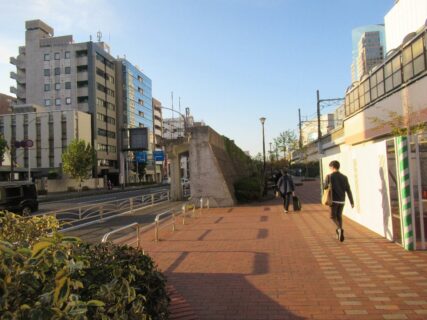 東横線の桜木町駅跡なんですけどね。