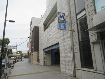 元町・中華街駅は、横浜市中区山下町にある、みなとみらい線の駅。